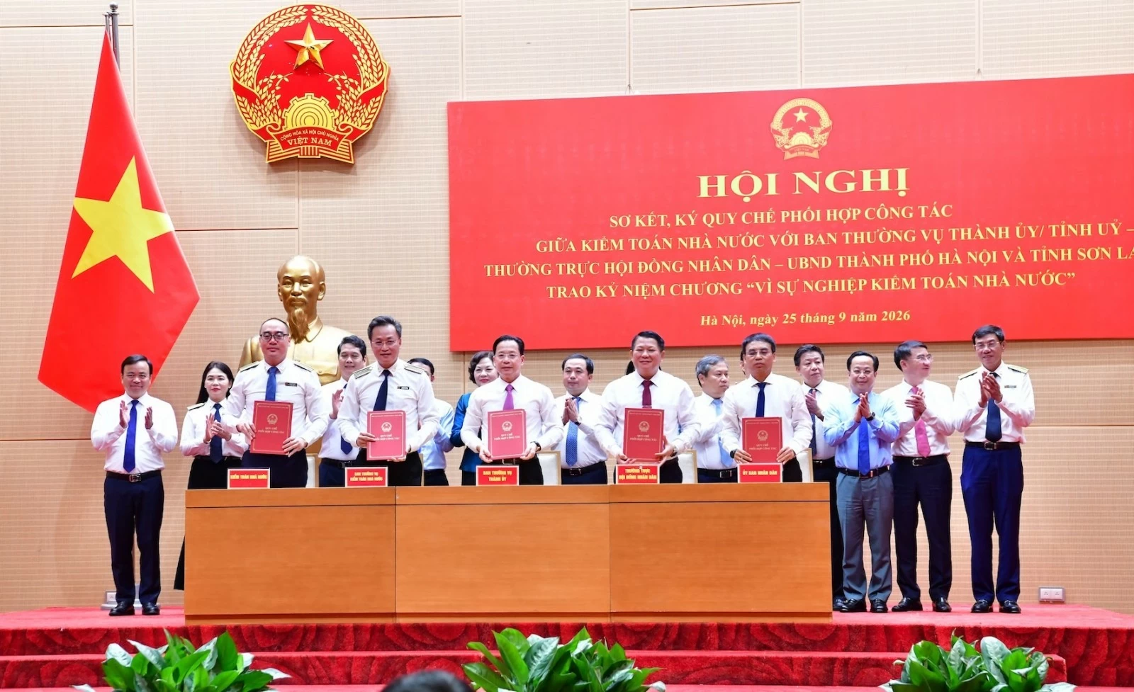 Hà Nội đề nghị Kiểm toán nhà nước hỗ trợ kiểm toán sớm các dự án trọng điểm Hà Nội đề nghị Kiểm toán nhà nước hỗ trợ kiểm toán sớm các dự án trọng điểm
