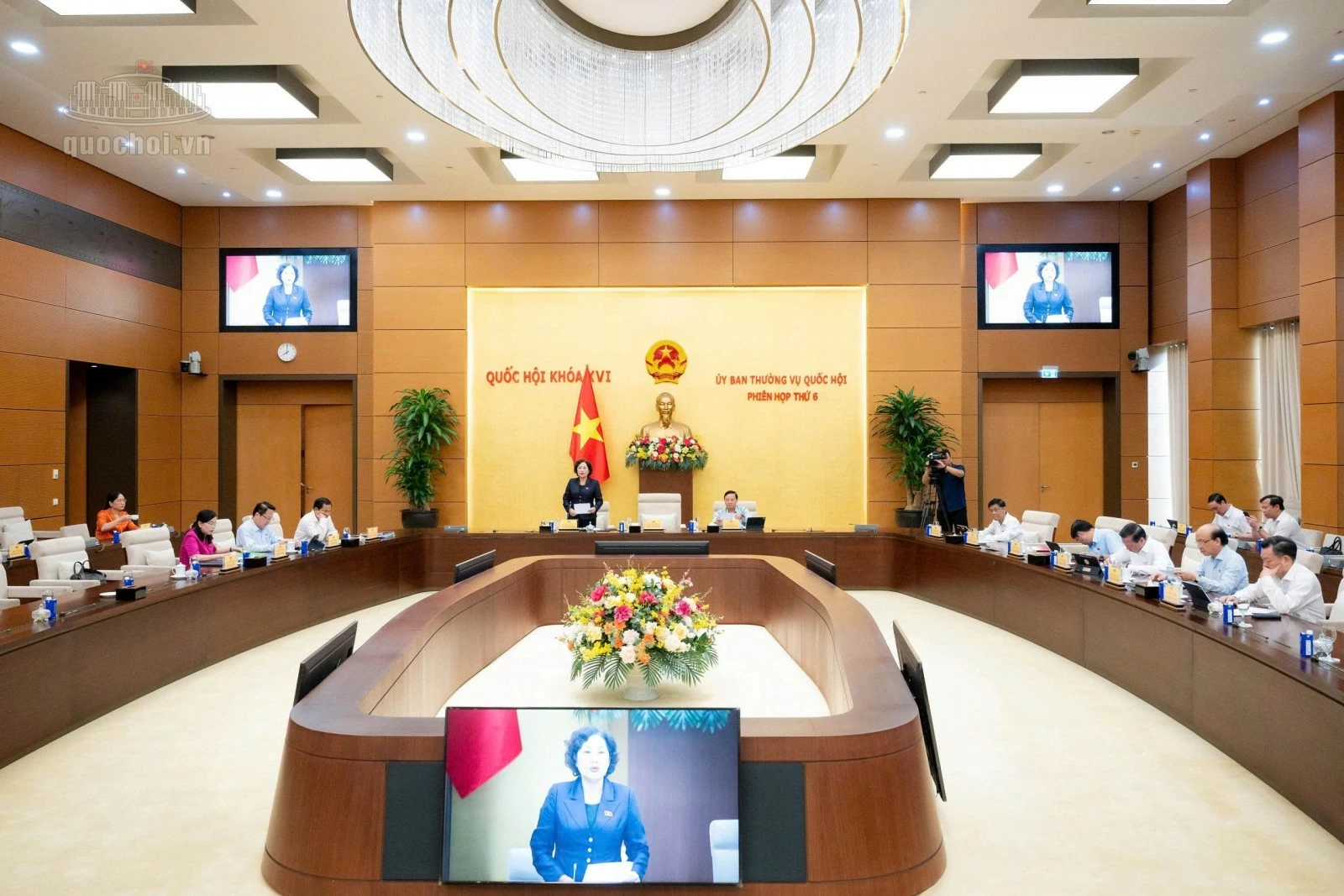 Sửa Luật Đấu thầu: Ưu tiên sản phẩm, tổ chức đấu thầu trong nước Sửa Luật Đấu thầu: Ưu tiên sản phẩm, tổ chức đấu thầu trong nước