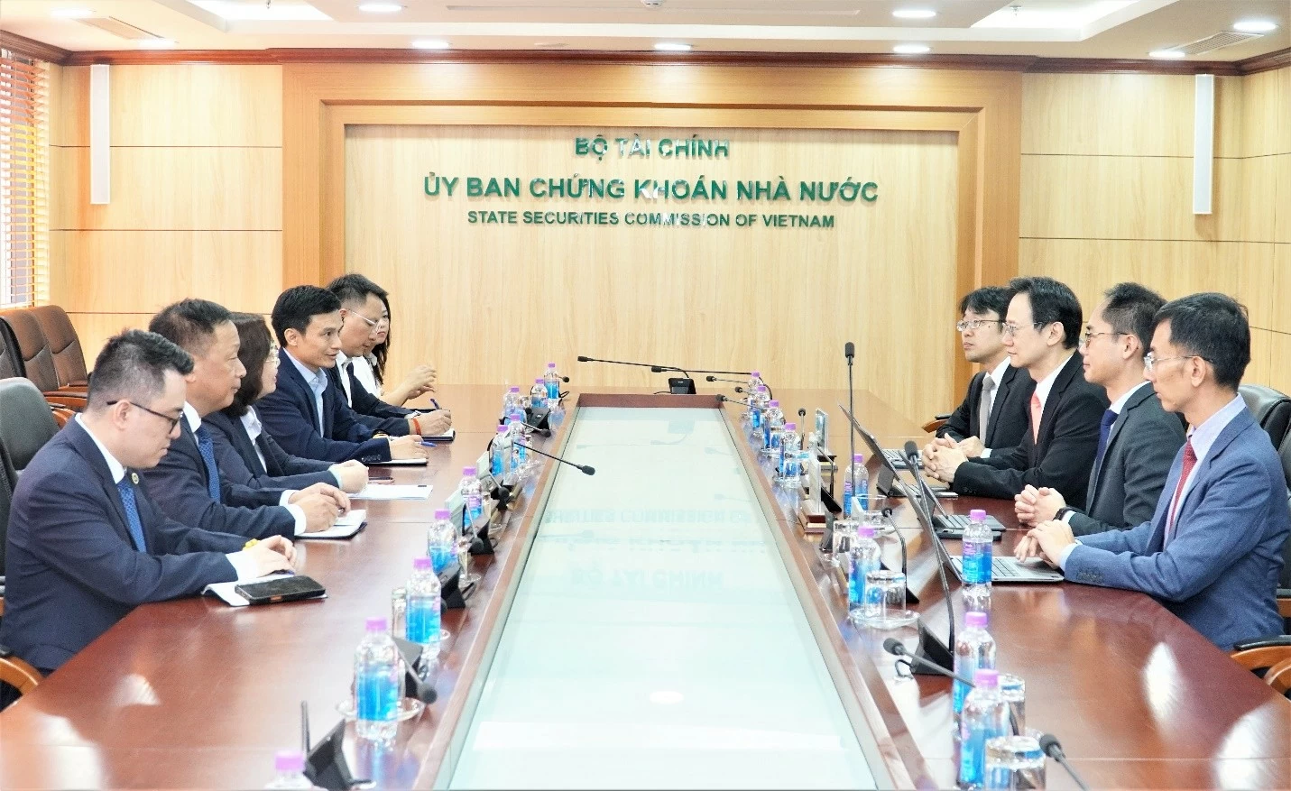 Ủy ban Chứng khoán Nhà nước và MAS tăng cường hợp tác, thúc đẩy kết nối thị trường vốn Việt Nam - Singapore