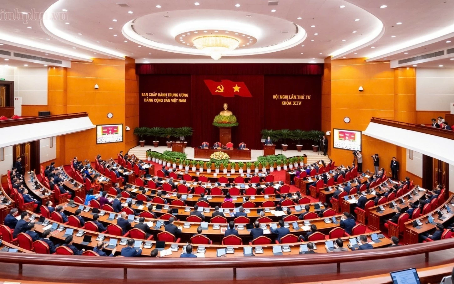 khai mac hoi nghi lan thu tu ban chap hanh trung uong dang khoa xiv