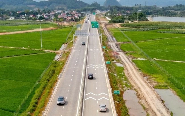 trinh chinh phu phuong an mo rong 1 144 km cao toc bac nam von 178 357 ty dong