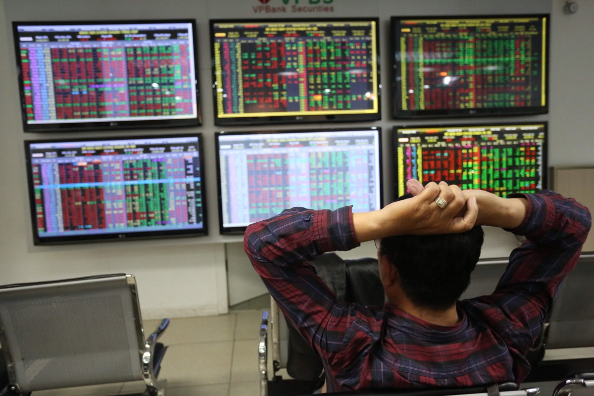 Thị trường chứng khoán trong nước giảm mạnh do tác động từ thị trường chứng khoán quốc tế Thị trường chứng khoán trong nước giảm mạnh do tác động từ thị trường chứng khoán quốc tế