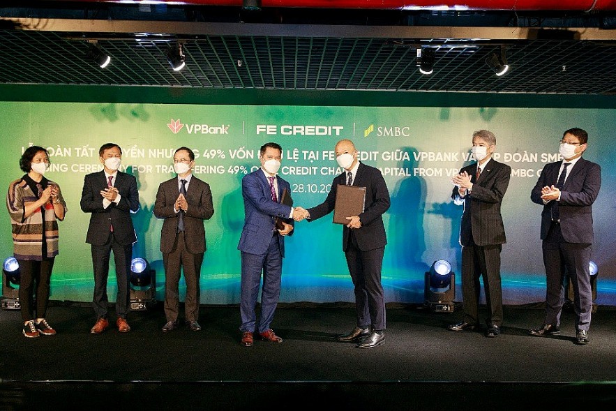 VPBank hoàn tất thỏa thuận bán 49% vốn điều lệ tại FE Credit cho SMBC Group