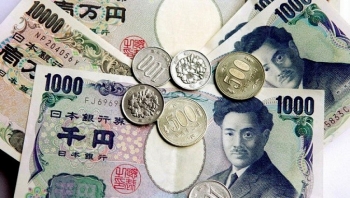 Ngân hàng Trung ương Nhật Bản mua lượng trái phiếu kỷ lục để kiềm chế đà tăng lãi suất