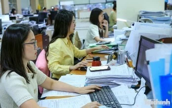 bo chinh tri ban hanh ket luan ve hoan thien he thong vi tri viec lam trong he thong chinh tri