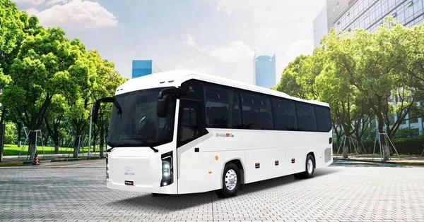 KIM LONG MOTOR xuất khẩu lô xe bus "Made in Việt Nam" thuần điện và diesel đầu tiên sang Thái Lan KIM LONG MOTOR xuất khẩu lô xe bus "Made in Việt Nam" thuần điện và diesel đầu tiên sang Thái Lan