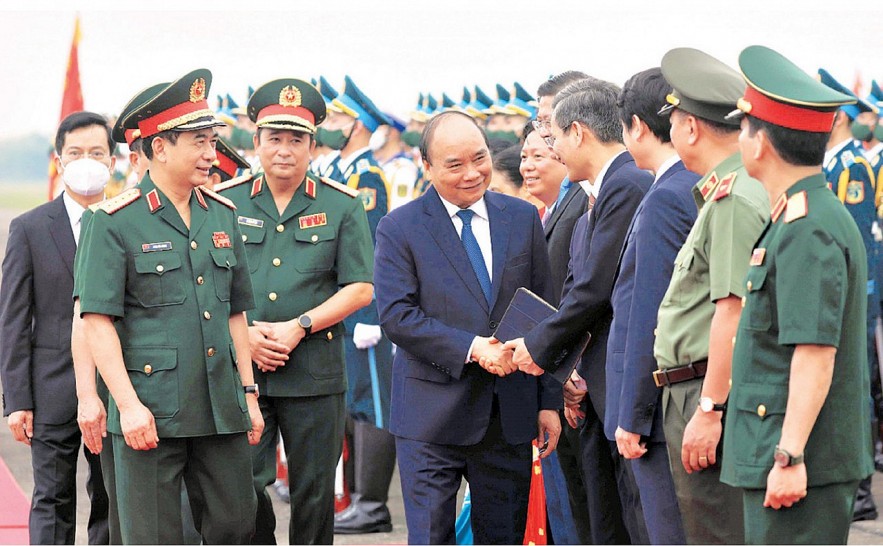 Ngày 27/4/2022, Chủ tịch nước Nguyễn Xuân Phúc ra sân bay tiễn đoàn cán bộ, chiến sĩ lên đường làm nhiệm vụ tại Liên Hợp quốc.