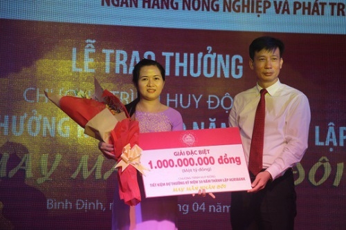 Một khách hàng trúng thưởng 1 tỷ đồng của Agribank