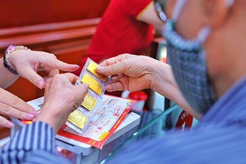 Giá vàng sáng 15/6 giao dịch trên mức 57,1 triệu đồng/lượng