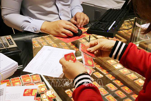 Giá vàng trong nước vẫn ở mức cao