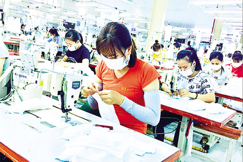 Khẩu trang phòng chống dịch, một trong những mặt hàng không thuộc nhà nước định giá.