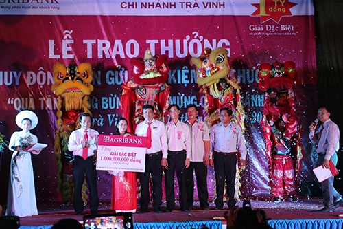 Agribank trao thưởng 1 tỷ đồng cho khách hàng tại Trà Vinh