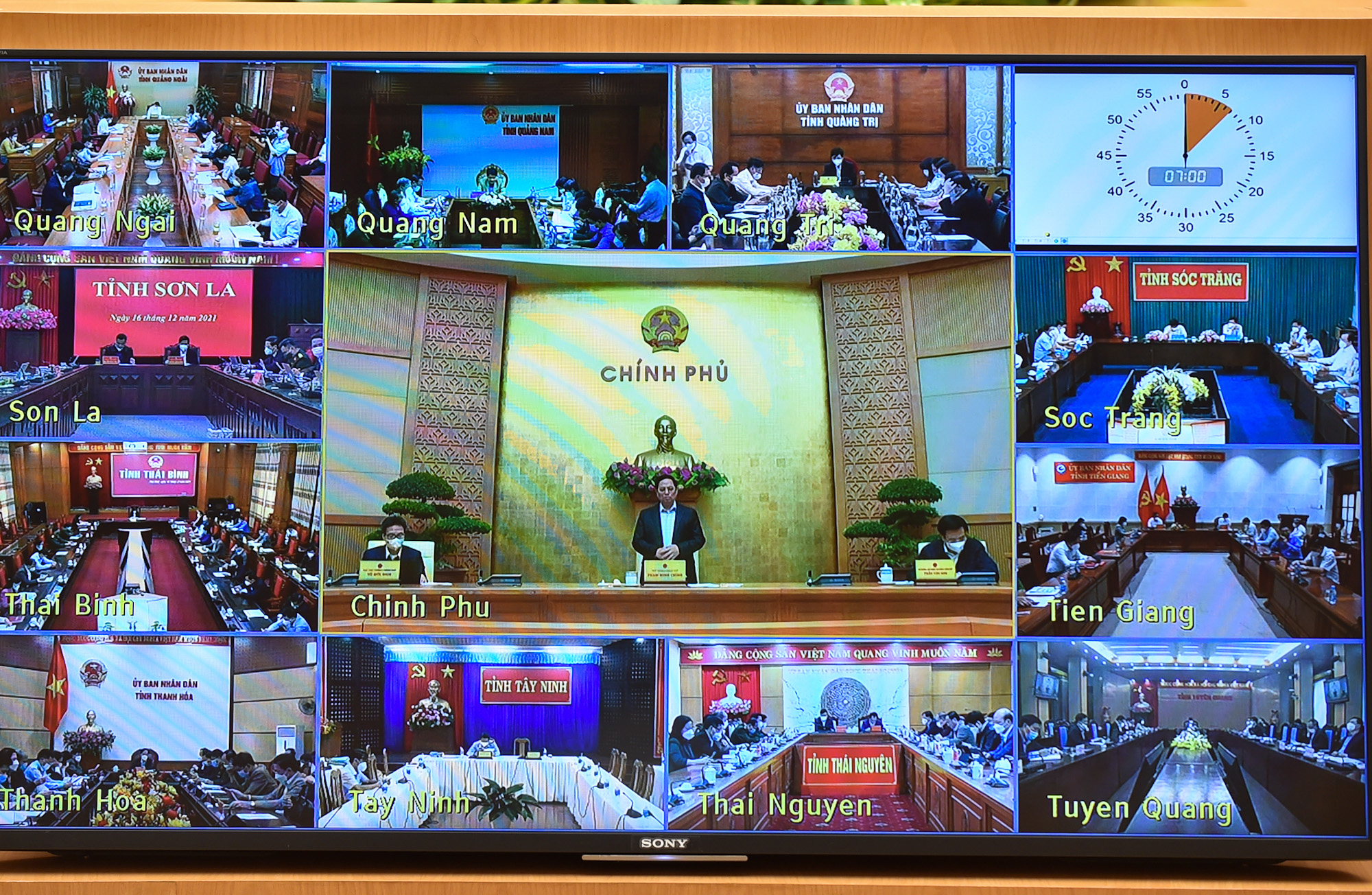 Thủ tướng Chính phủ: Phải kiểm điểm trách nhiệm nếu không hoàn thành mục tiêu tiêm chủng