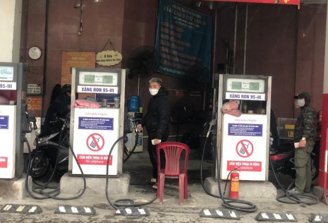 Xăng tiếp tục tăng giá gần 1.000 đồng, vượt 26.280 đồng/lít