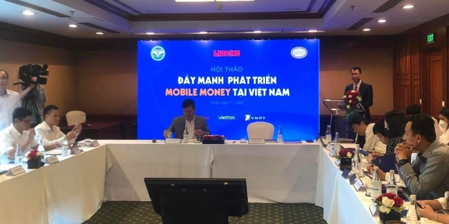 day manh phat trien mobile money tai viet nam