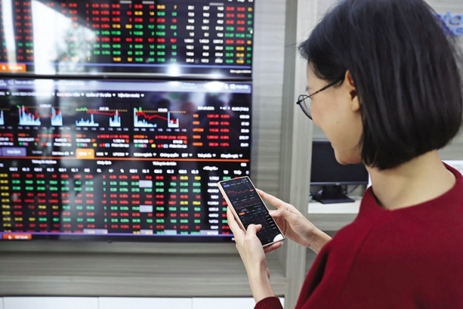 Brokerage competition tightens as market shares narrow