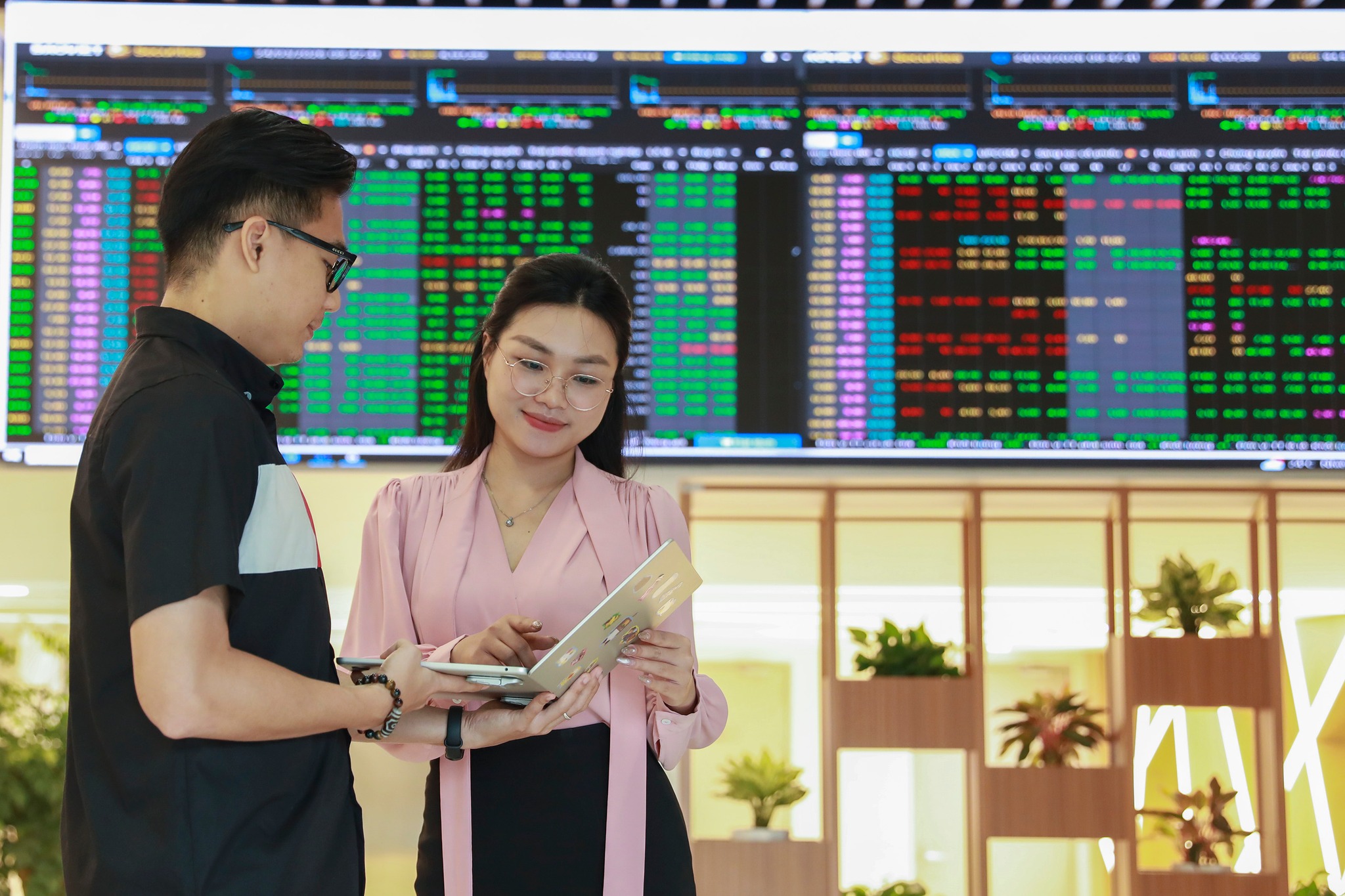 Chứng khoán ngày 22/6: Cổ phiếu 