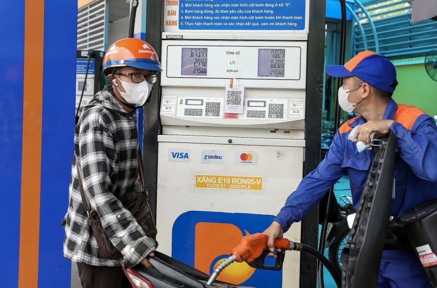 Giá xăng dầu đẩy CPI tháng 8 tăng 0,47% Giá xăng dầu đẩy CPI tháng 8 tăng 0,47%