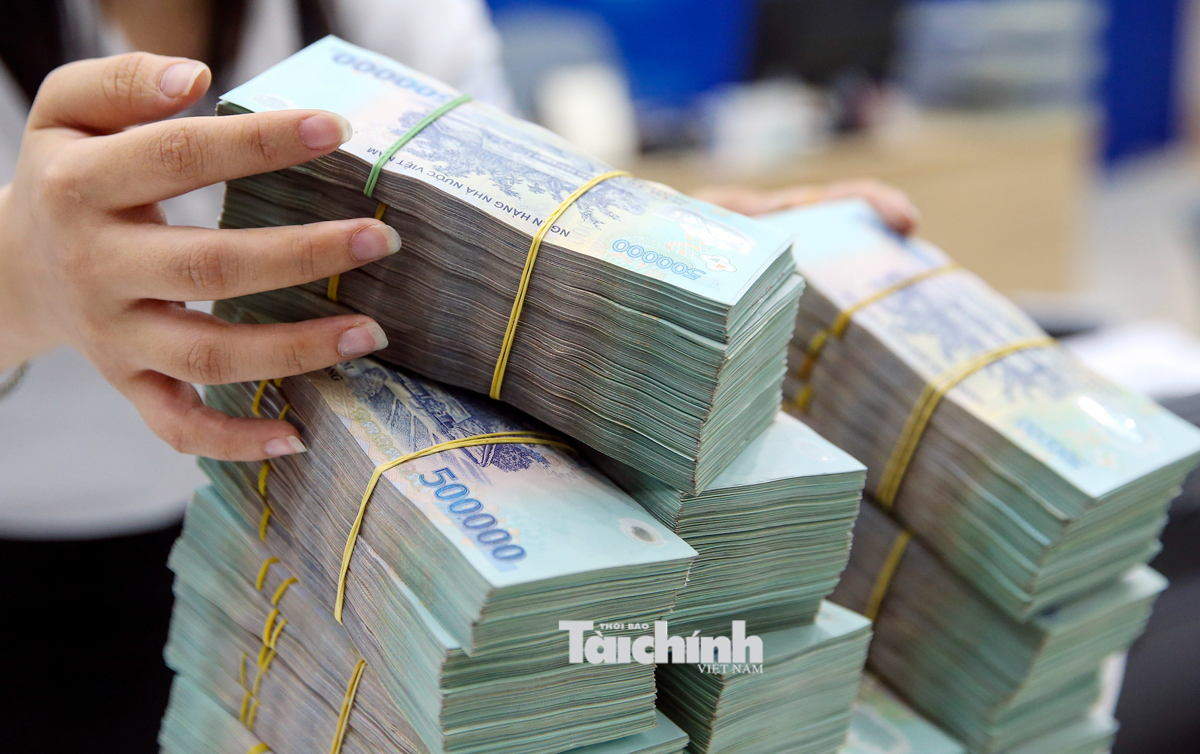 hoạt động giao dịch tại các ngân hàng thương mại ảnh Đức Thanh hoạt động giao dịch tại các ngân hàng thương mại ảnh Đức Thanh