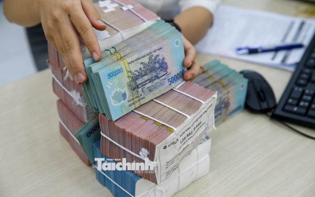 Thị trường tiền tệ tuần 12 - 16/10: Bơm ròng trở lại sau đợt hút mạnh 90.000 tỷ đồng, USD tự do rớt giá