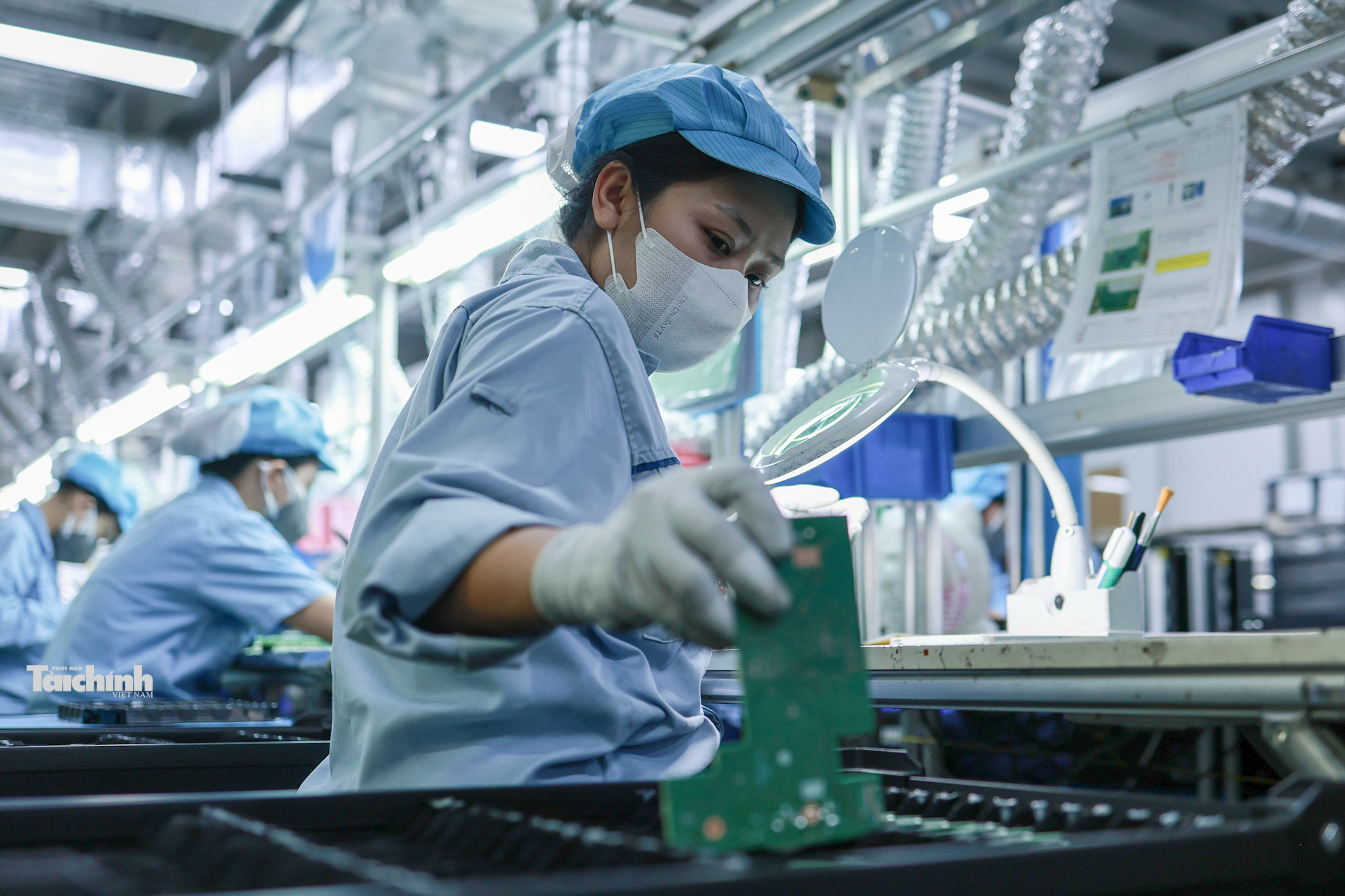 Nghị quyết 10-NQ/TW: Từ thu hút FDI đến kiến tạo năng lực cạnh tranh quốc gia Nghị quyết 10-NQ/TW: Từ thu hút FDI đến kiến tạo năng lực cạnh tranh quốc gia