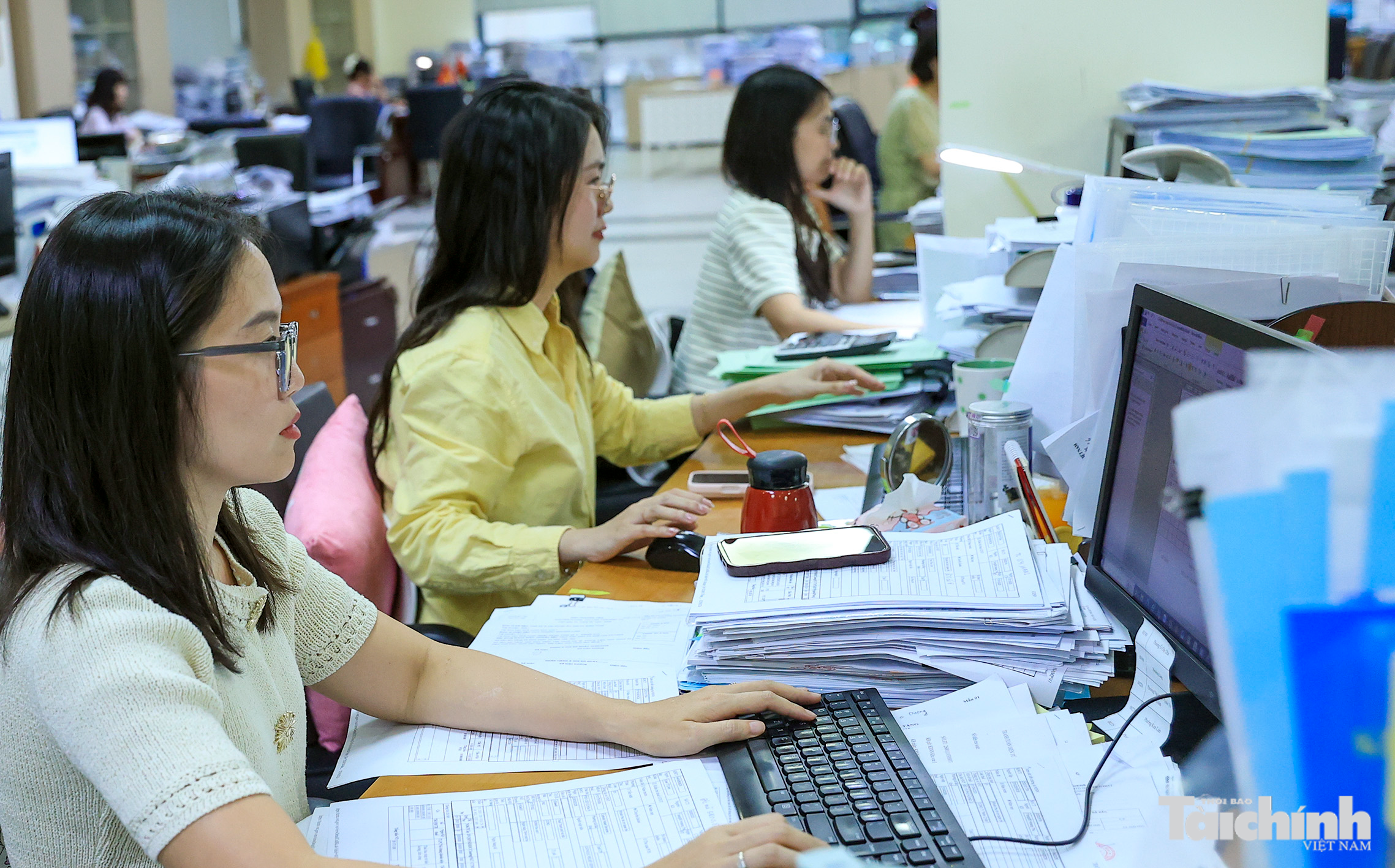 hoạt động nghiệp vụ của cán bộ, công chức viên chức kho bạc nhà nước khu vực I. Ảnh Đức Thanh hoạt động nghiệp vụ của cán bộ công chức viên chức kho bạc nhà nước khu vực I Ảnh Đức Thanh