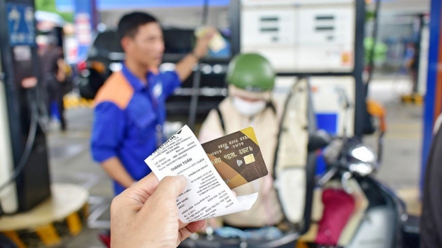 Chuyên đề: Không thể trì hoãn áp dụng hóa đơn điện tử bán lẻ xăng dầu